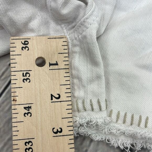 Guess Y2K White Jean Shorts Raw Hem size 14 (Junior size) - Picture 12 of 12